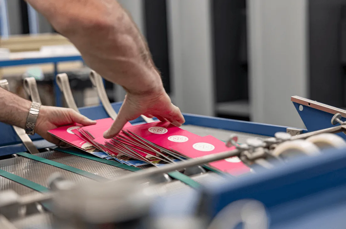 druckdesign_Tanner_2023_Arbeitsbild_Falzen_Maschine_016.jpg
