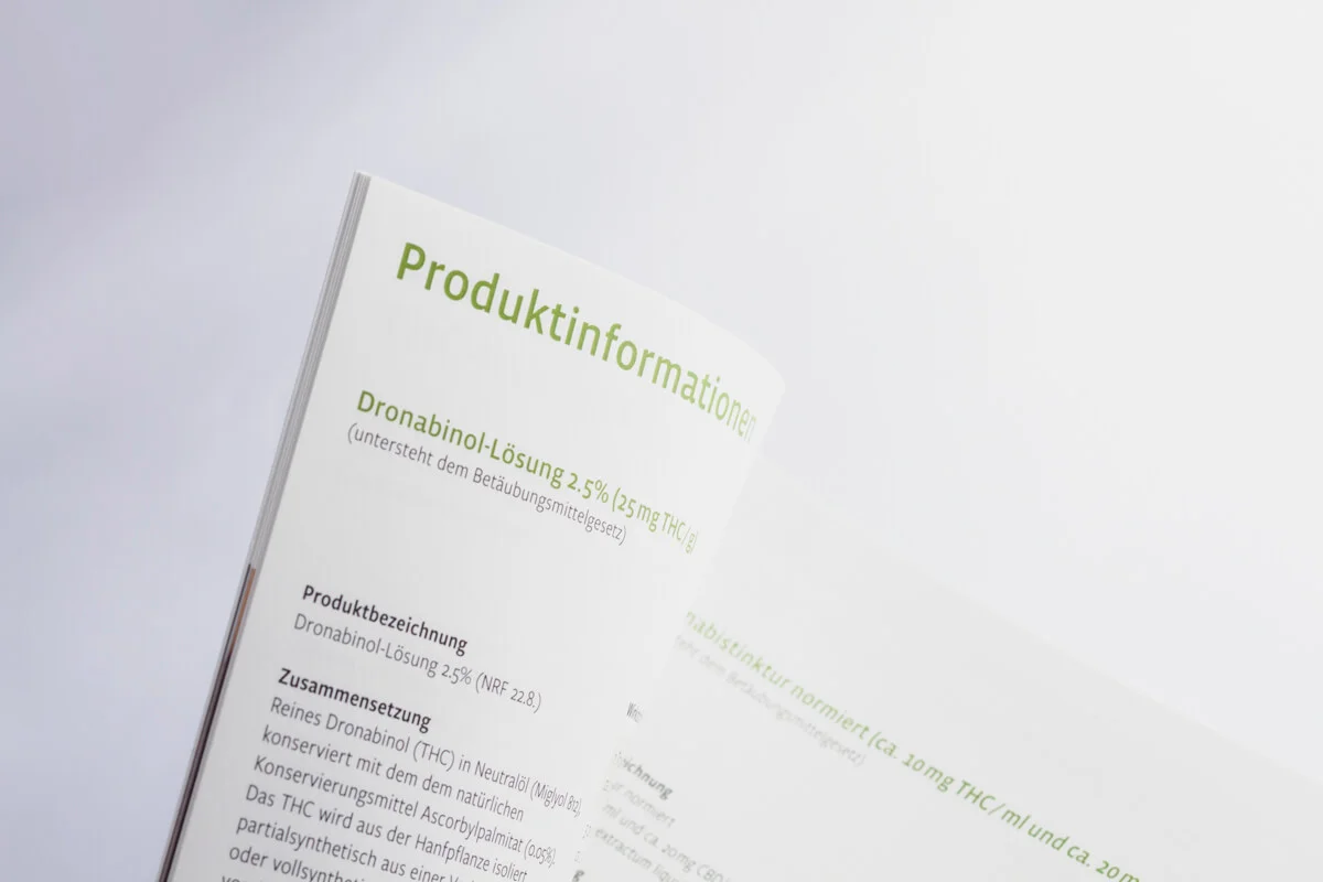 druckdesign_Tanner_Pop-Up-Hülle_für_Gutschein_Bahnhof_Apotheke_Drogerie_Langnau_003