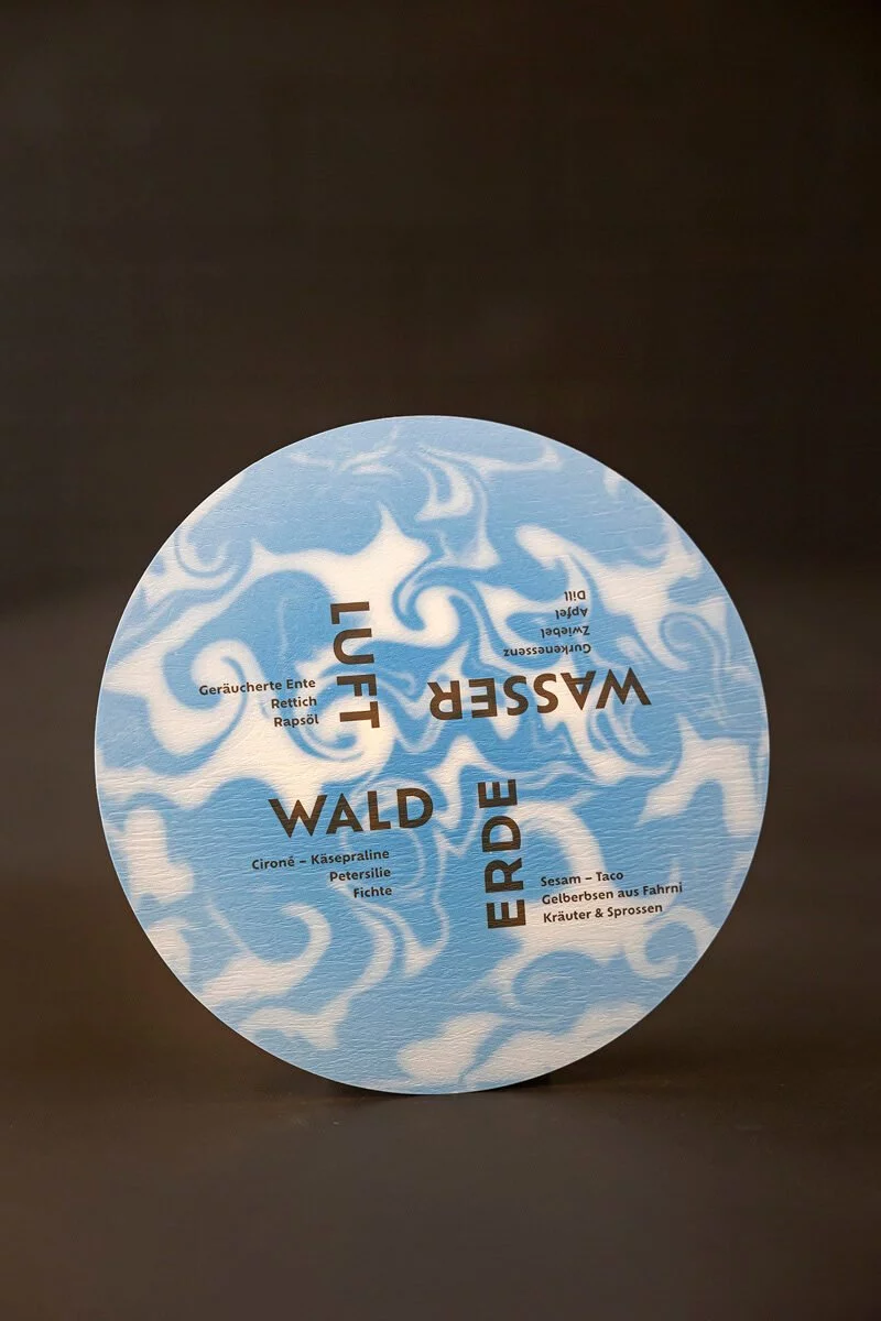 druckdesign_Tanner_2023_Falzplakat_Karten_Roh-und-Nobel_Pop-Up-Restaurant_A_Sky_Full_of_Stars_012