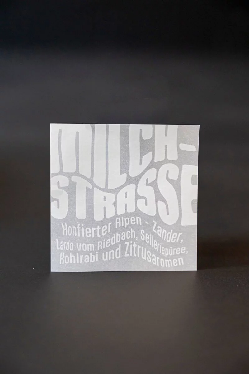 druckdesign_Tanner_2023_Falzplakat_Karten_Roh-und-Nobel_Pop-Up-Restaurant_A_Sky_Full_of_Stars_014